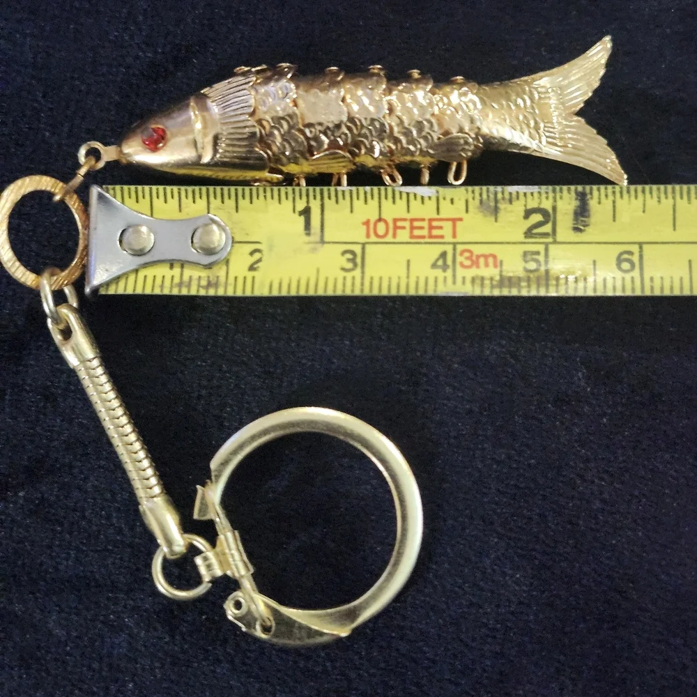 vintage articulated Koi goldtone fish keychain featuring segmented Metal